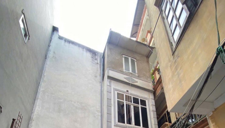 Cho thuê nhà nguyên căn ngõ 192 Lê Trọng Tấn, 50m2x3 tầng.4 ngủ. 12 triệu - cho ở nhóm, hộ GĐ, VP